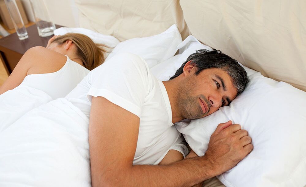 Un uomo ha problemi con la potenza